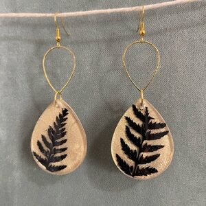 Elegant Gold and Black Leaf Earrings